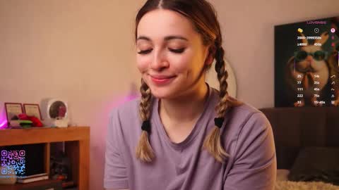 Mia online show from September 2025 05:46:02 PM