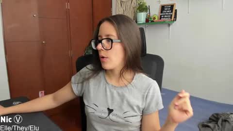 Nicole online show from October 2025 02:14:01 PM