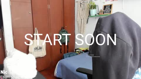 Nicole online show from December 2025 02:15:01 PM