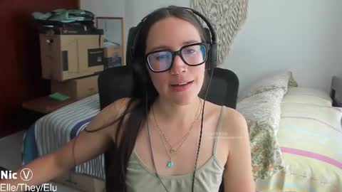 Nicole online show from July 2026 08:44:02 PM