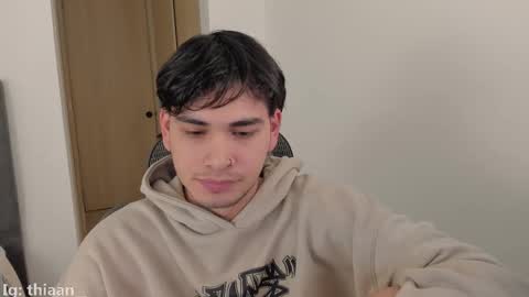 thiaan__ online show from November 2025 10:29:01 AM