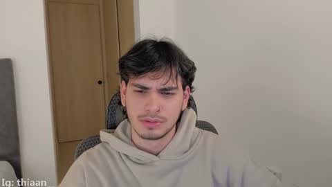 thiaan__ online show from December 2025 02:29:01 AM