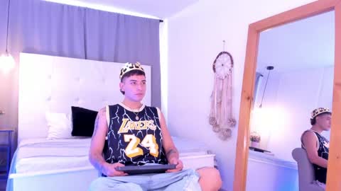 Thiago  online show from April 2026 01:41:01 PM