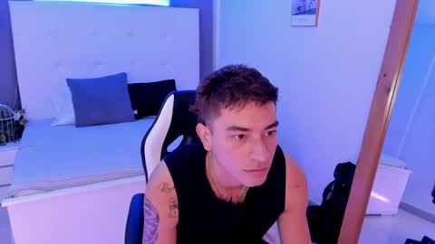 Thiago  online show from April 2026 12:19:02 PM