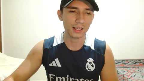 Snapshot of thiago_deseo69 chatting on April 2026 01:34:01 AM thiago_deseo69 online show from April 2026 01:34:01 AM
