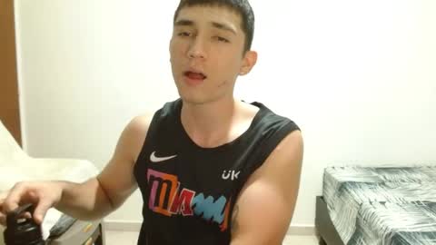Snapshot of thiago_deseo69 chatting on June 2026 01:33:01 AM thiago_deseo69 online show from June 2026 01:33:01 AM