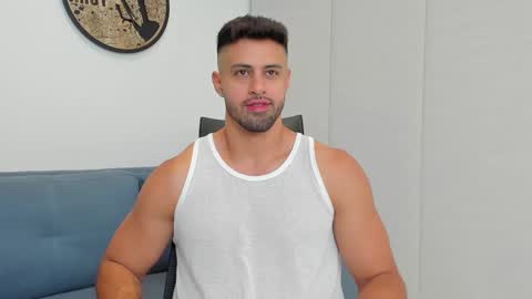 thiago_driussi online show from December 2024 12:31:02 AM