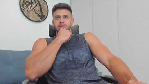 thiago_driussi online show from December 2024 04:20:02 AM