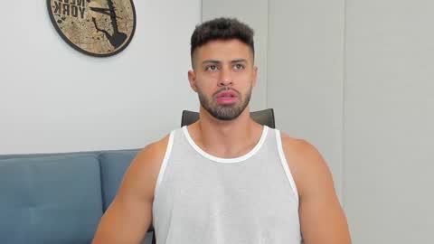 thiago_driussi online show from December 2024 02:41:01 AM