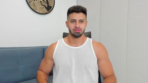 thiago_driussi online show from December 2024 01:08:01 AM