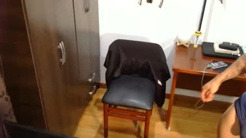 Snapshot of thiago_happy chatting on June 2026 01:18:01 AM thiago_happy online show from June 2026 01:18:01 AM