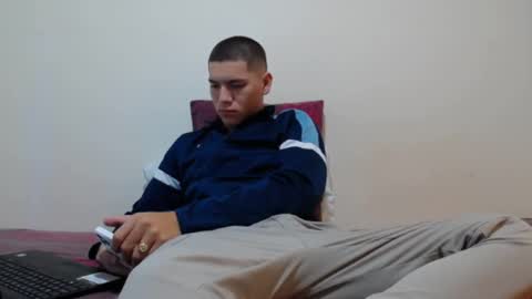 Thiago independent model online show from December 2024 01:54:02 PM