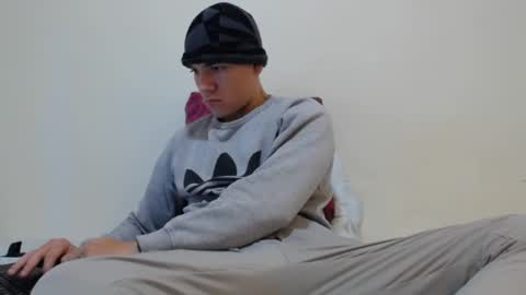 Thiago independent model online show from January 2025 06:30:02 AM