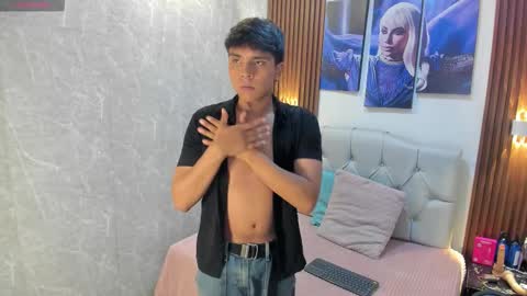 thiago online show from December 2025 08:39:02 PM