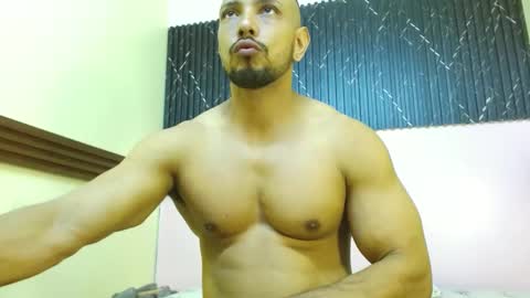 Snapshot of thiago_summers chatting on September 2025 04:06:01 PM Thiago Summers online show from September 2025 04:06:01 PM