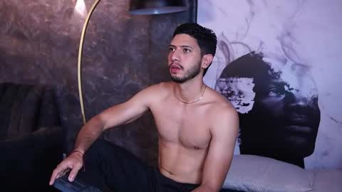 Thiago online show from December 2025 12:21:02 PM