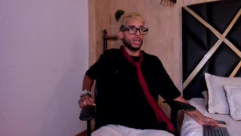 ThiagoFerreti online show from September 2025 03:33:02 AM