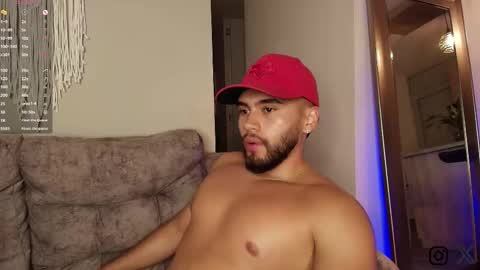 Snapshot of thiagohunk chatting on September 2025 05:29:01 AM THIAGO online show from September 2025 05:29:01 AM