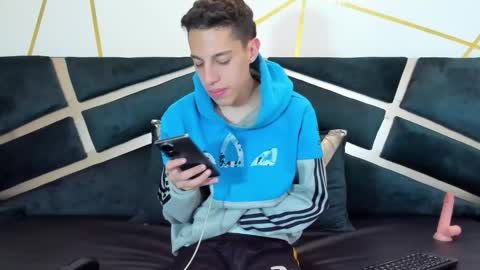 Thiago   online show from March 2026 02:10:01 PM