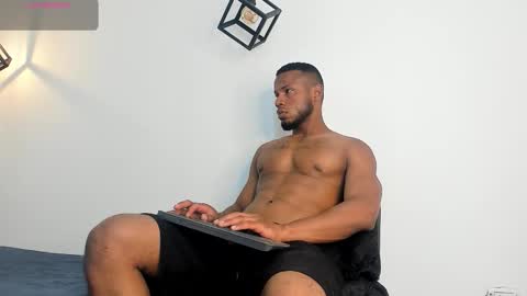 Thiago Instagram   online show from September 2025 06:26:02 AM