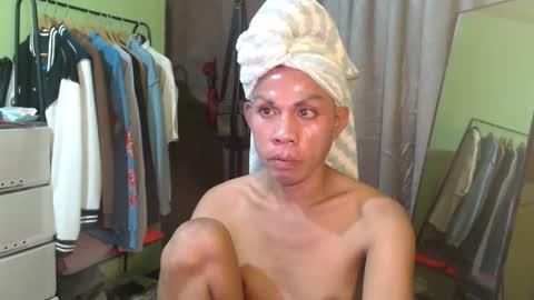 gil online show from October 2025 12:30:01 AM