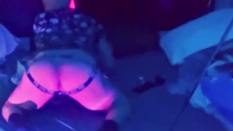 thickascole online show from April 2026 12:01:01 AM