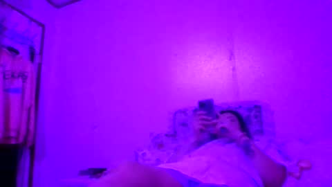 Snapshot of thickassazn93 chatting on October 2025 01:58:02 AM thickassazn93 online show from October 2025 01:58:02 AM