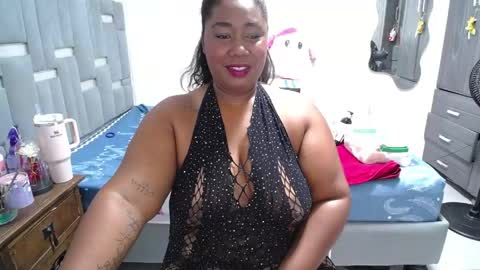 Snapshot of thickebonymilf chatting on May 2026 05:25:01 AM XIOMARA online show from May 2026 05:25:01 AM