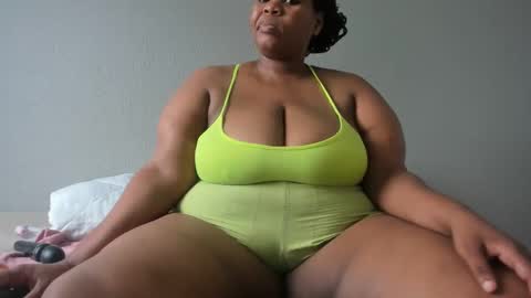 thickleeyanax online show from December 2024 10:13:01 AM