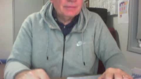 Snapshot of thickmelnik chatting on December 2024 01:06:02 PM James online show from December 2024 01:06:02 PM