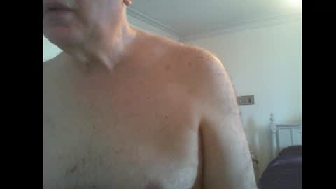 Snapshot of thickmelnik chatting on March 2025 04:43:02 AM James online show from March 2025 04:43:02 AM