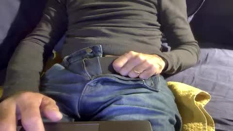 Thickru online show from November 2025 08:36:02 PM