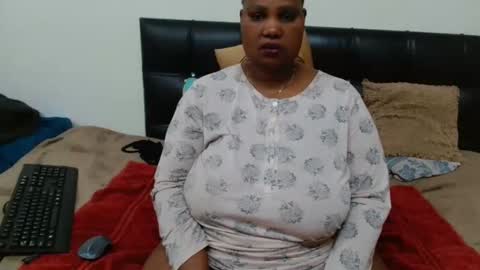 Snapshot of thicksexymellons chatting on May 2026 08:38:02 PM Pat online show from May 2026 08:38:02 PM