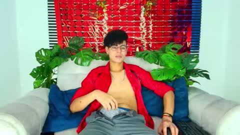 Thiago Saenzz online show from February 2026 04:27:02 PM