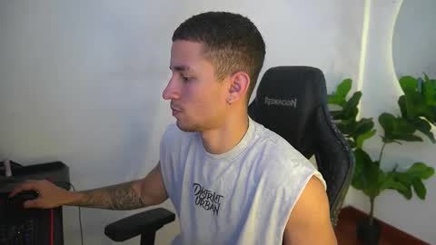 thin_tommy11 online show from May 2026 08:03:01 PM