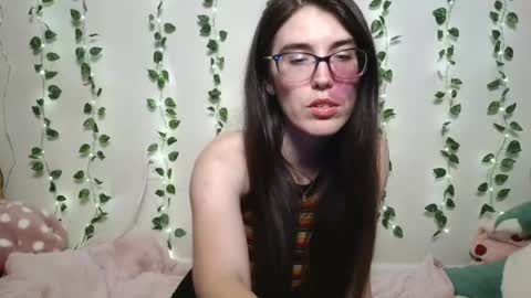 Snapshot of thistlefernsby chatting on July 2026 01:30:02 AM thistlefernsby online show from July 2026 01:30:02 AM