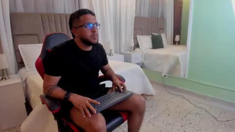 Thom Houston online show from November 2025 03:50:02 AM