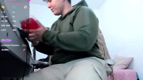 Snapshot of thom_ohtani chatting on October 2025 01:39:02 AM thom_ohtani online show from October 2025 01:39:02 AM