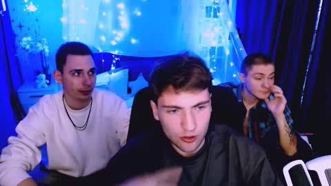 thomas_crow online show from December 2025 08:18:02 PM