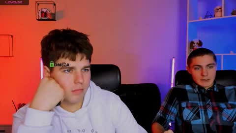 thomas_crow online show from December 2025 09:58:02 AM