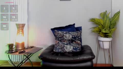 Snapshot of thomas_eliotts chatting on January 2025 10:57:02 PM Thomas Eliott independent model online show from January 2025 10:57:02 PM
