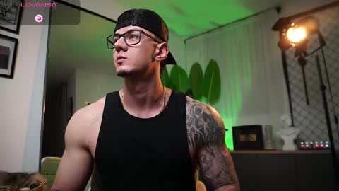 Thomas Falcon online show from March 2026 12:45:01 AM