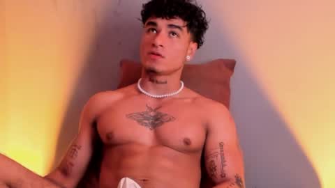 Snapshot of thomas_fit1 chatting on December 2024 12:07:01 AM Thomas 3 JUST STAY AND BE MY LAST LOVE online show from December 2024 12:07:01 AM