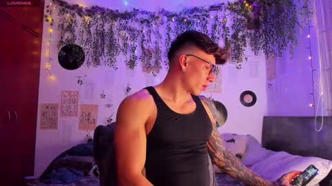 Thomas Grey online show from February 2025 10:12:01 PM