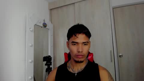 Snapshot of thomas_latin_boy chatting on March 2026 06:18:02 PM Thomas online show from March 2026 06:18:02 PM