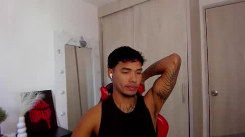Snapshot of thomas_latin_boy chatting on May 2026 07:10:01 PM Thomas online show from May 2026 07:10:01 PM