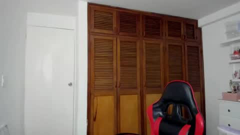 Snapshot of thomas_latin_boy chatting on June 2026 12:04:01 AM Thomas online show from June 2026 12:04:01 AM