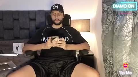 Thomas online show from November 2025 08:55:01 PM