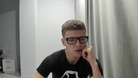 Snapshot of thomas_shelbivip chatting on December 2024 06:10:02 PM Tomas online show from December 2024 06:10:02 PM