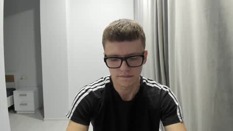 Snapshot of thomas_shelbivip chatting on December 2024 02:05:02 PM Tomas online show from December 2024 02:05:02 PM